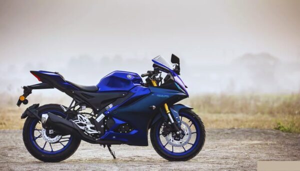 Yamaha R15 V4