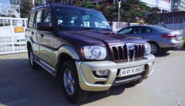 Mahendra Scorpio VLX 2WD AT 7S