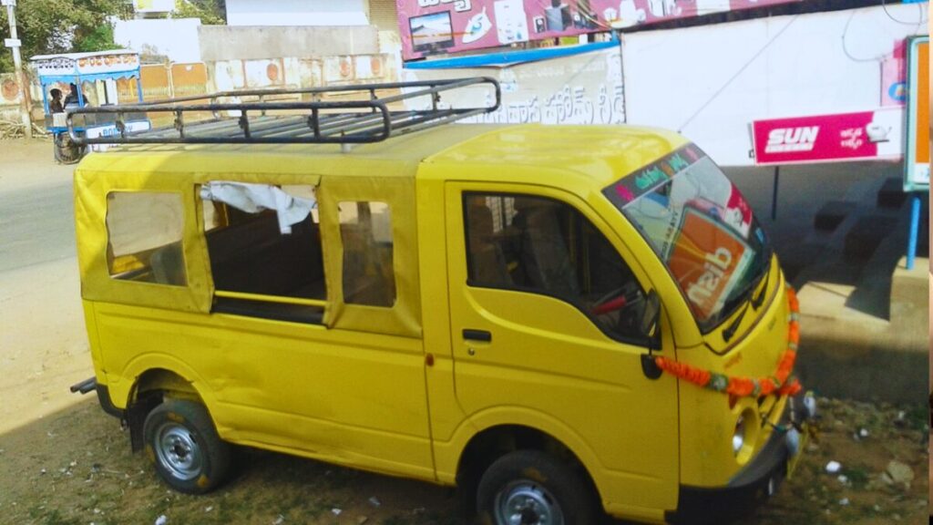 Tata Magic 10 Seater Price