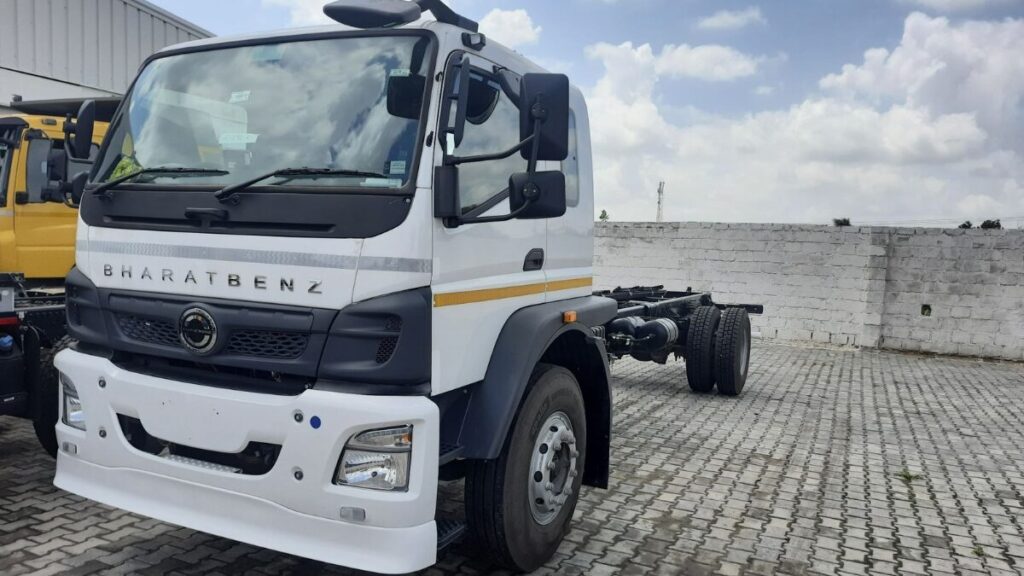 Bharatbenz 6 Wheel Truck Price